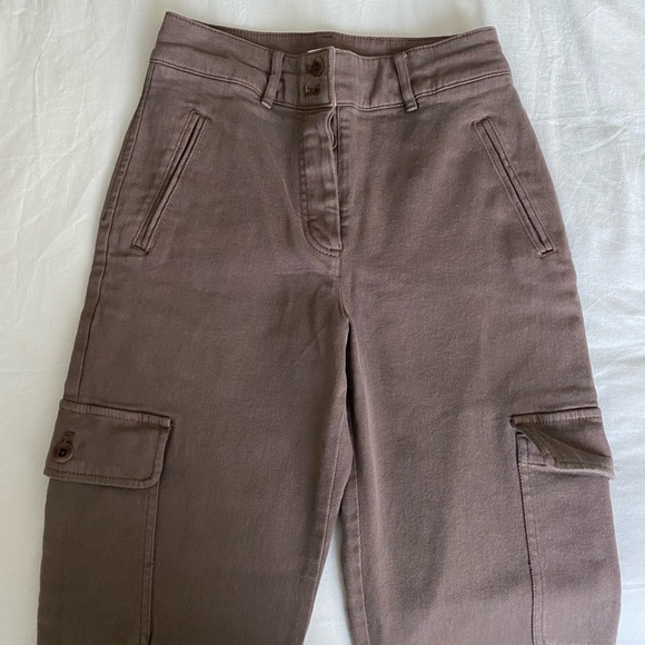 Aritzia Wilfred Free Modern Cargo Pants - Picture 4 of 8